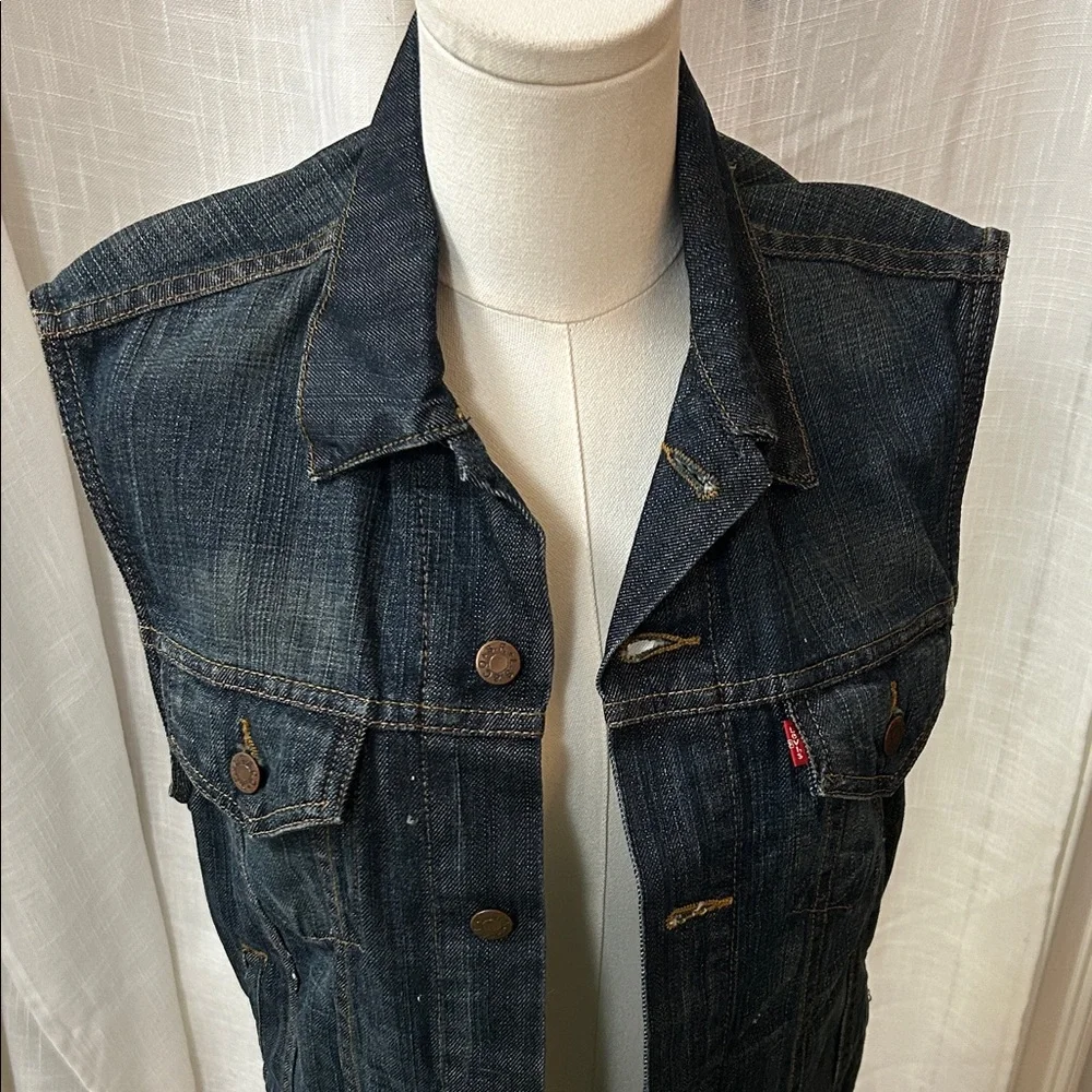 Levi's Dark Blue Denim Vest with Button Details - Picture 2 of 4